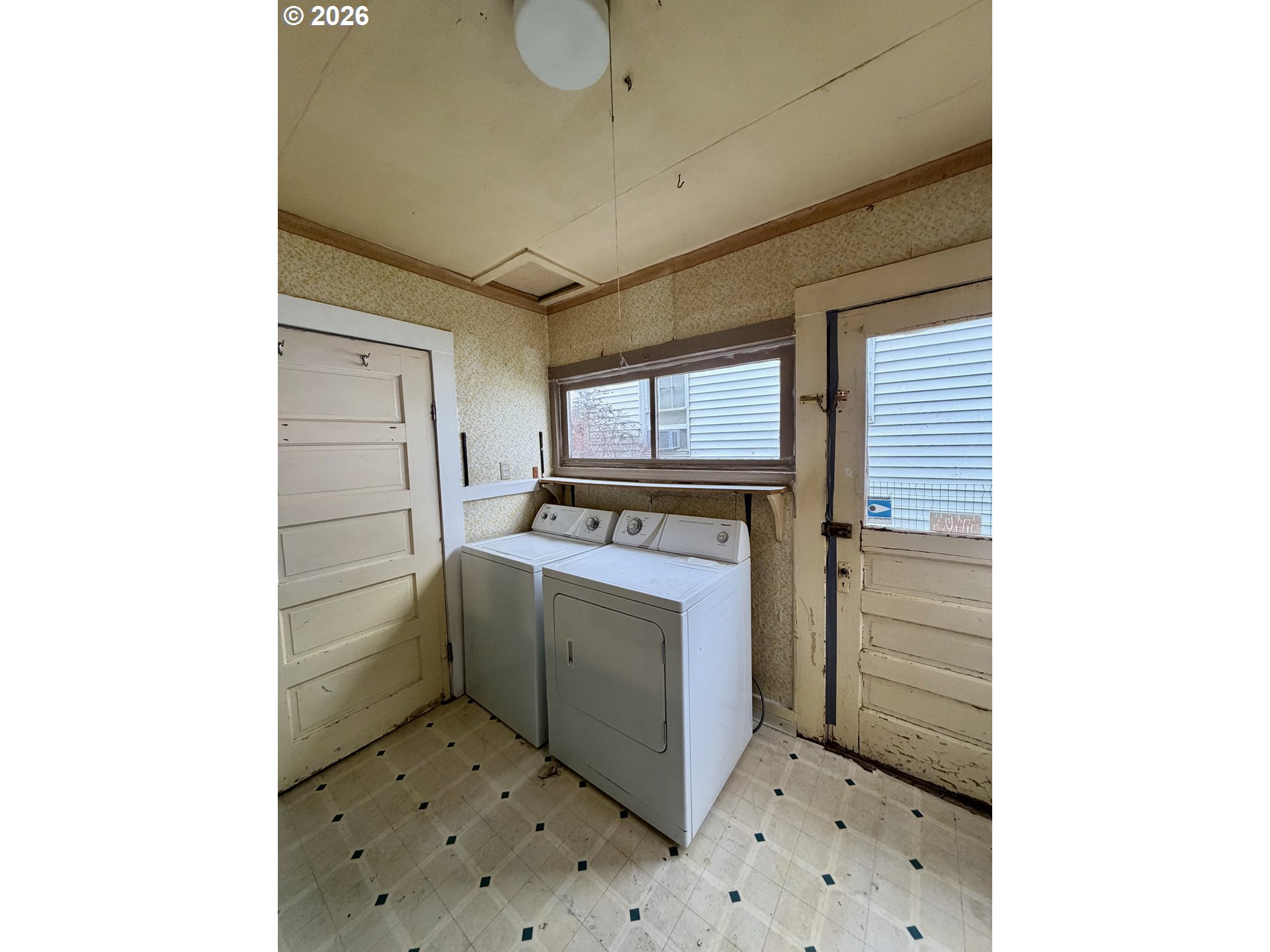 124 Main Street Wishram, WA 98673 - Photo 9 of 18