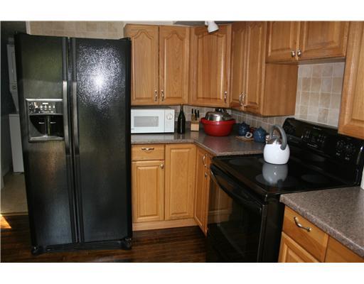 105 Sugar Run Road Venetia, PA 15367 - Photo 6 of 14 Kitchen.