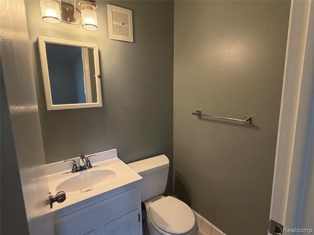 946 North Adams Road, Unit 3 Birmingham, MI 48009 - Photo 13 of 20 Gallery Image 13