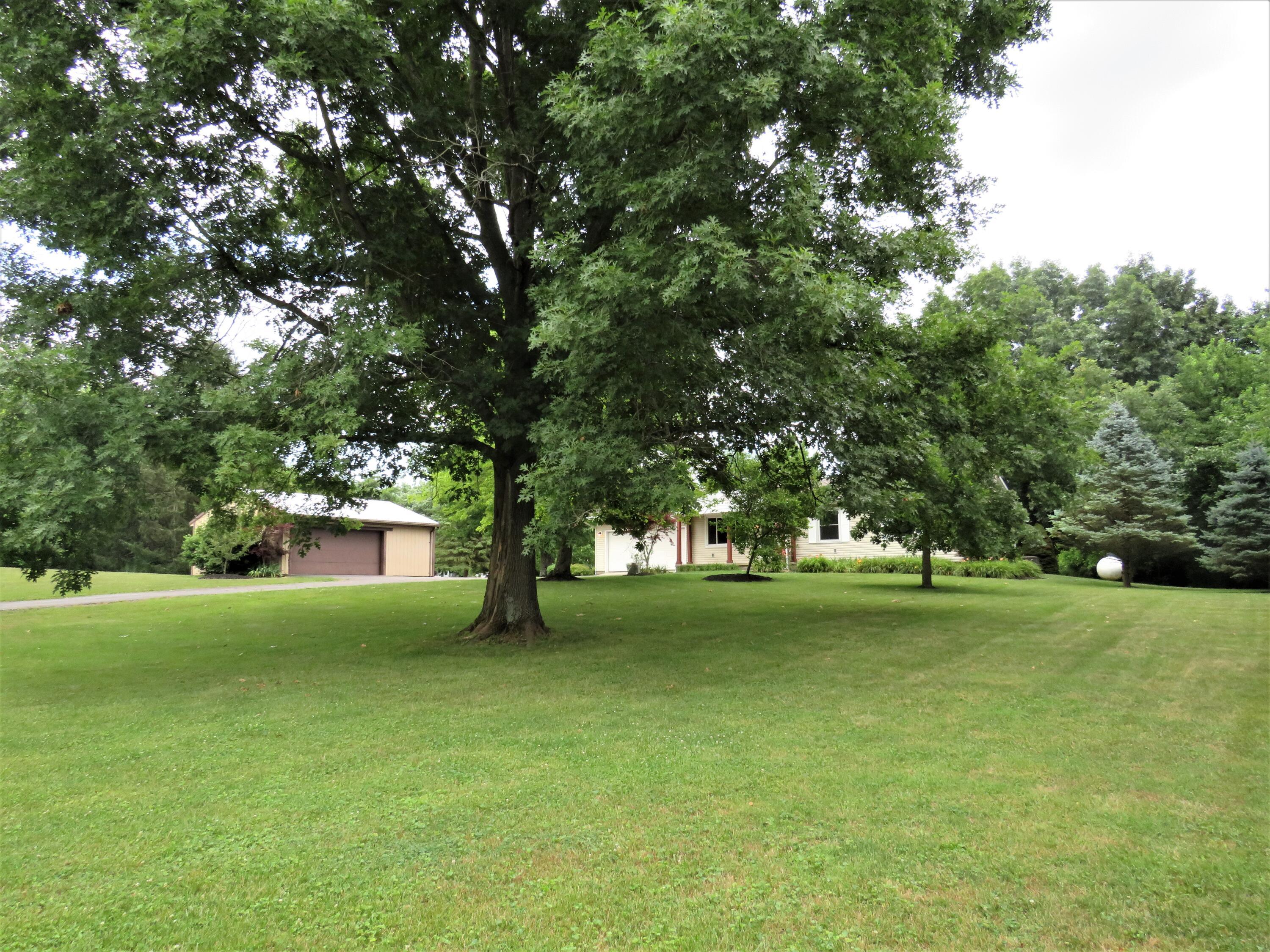 12530 Saylor Road Northwest Baltimore, OH 43105 - Photo 4 of 47 Gallery Image 4