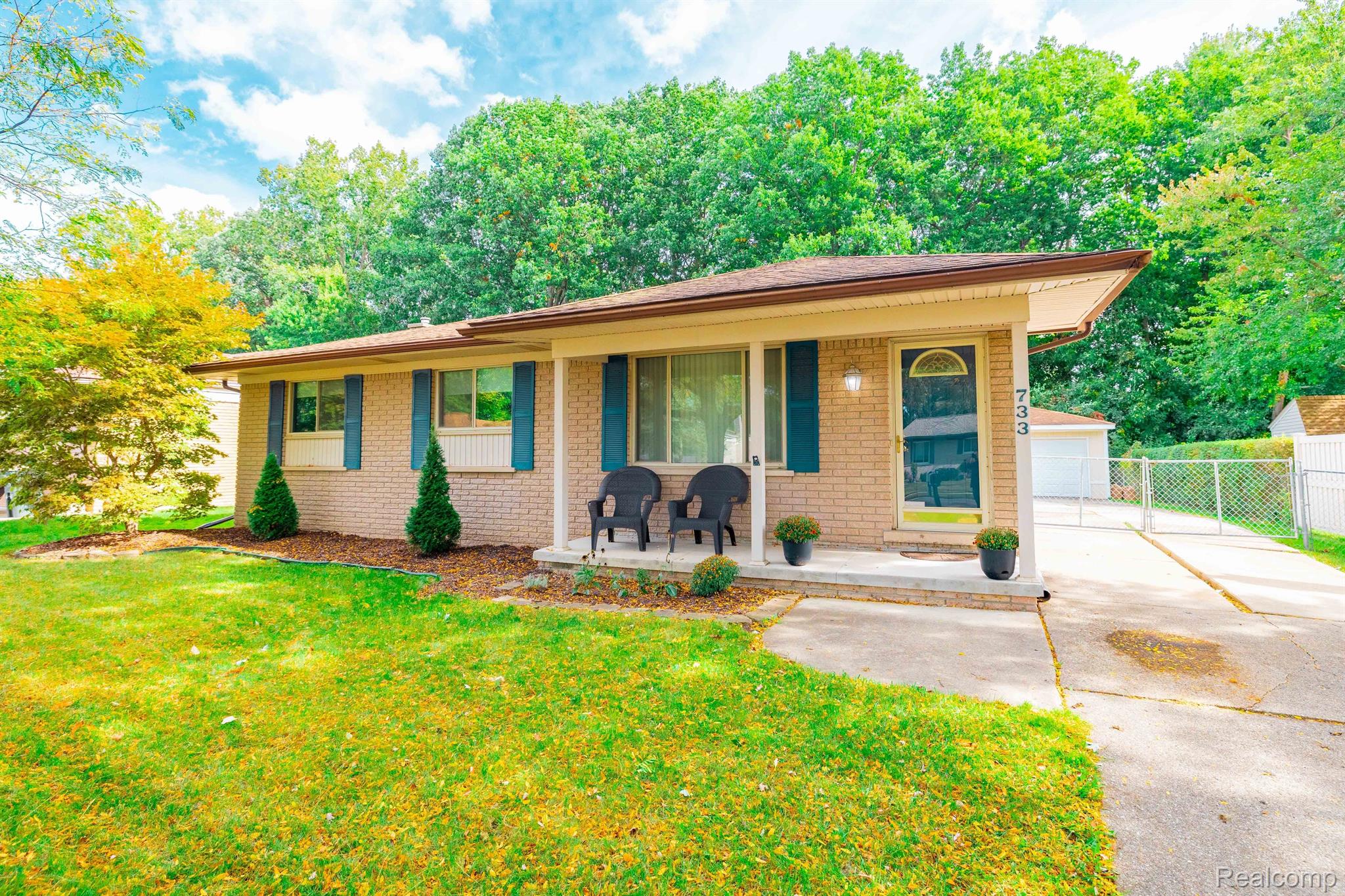 733 Buckingham Road Canton, MI 48188 - Photo 1 of 33 Gallery Image 1