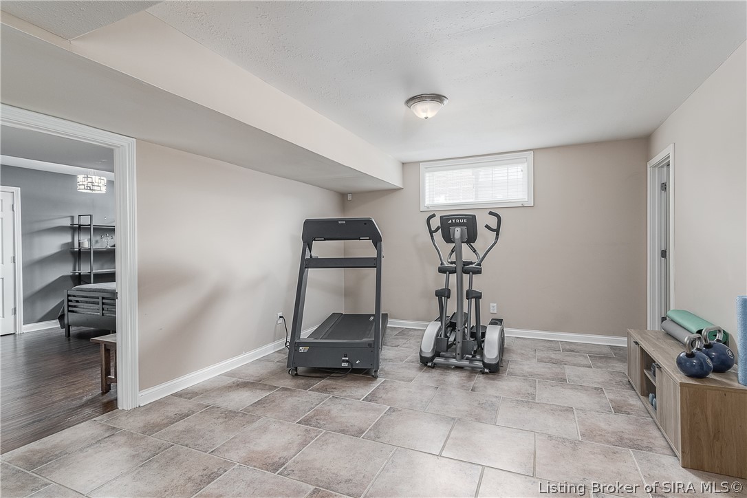 3520 Lafayette Parkway Floyds Knobs, IN 47119 - Photo 72 of 98