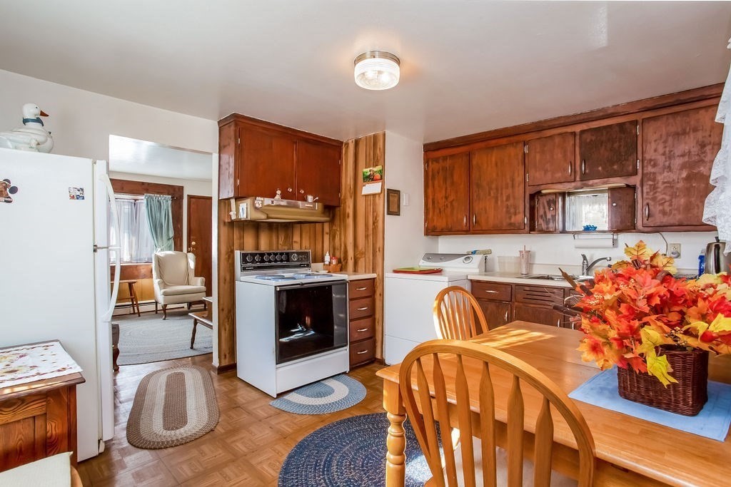 135 Tavistock Street Springfield, MA 01119 - Photo 9 of 24 Gallery Image 9