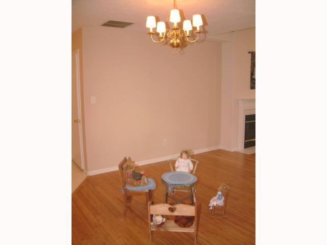 6553 Rainer-b Way Indianapolis, IN 46214 - Photo 6 of 12 Gallery Image 6