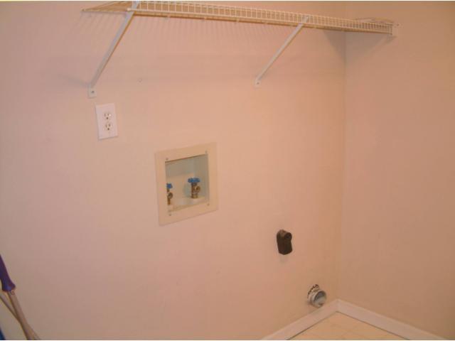 6553 Rainer-b Way Indianapolis, IN 46214 - Photo 8 of 12 Gallery Image 8