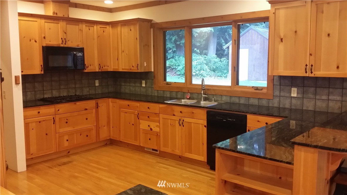 9801 178th Avenue Southeast Renton, WA 98059 - Photo 5 of 25