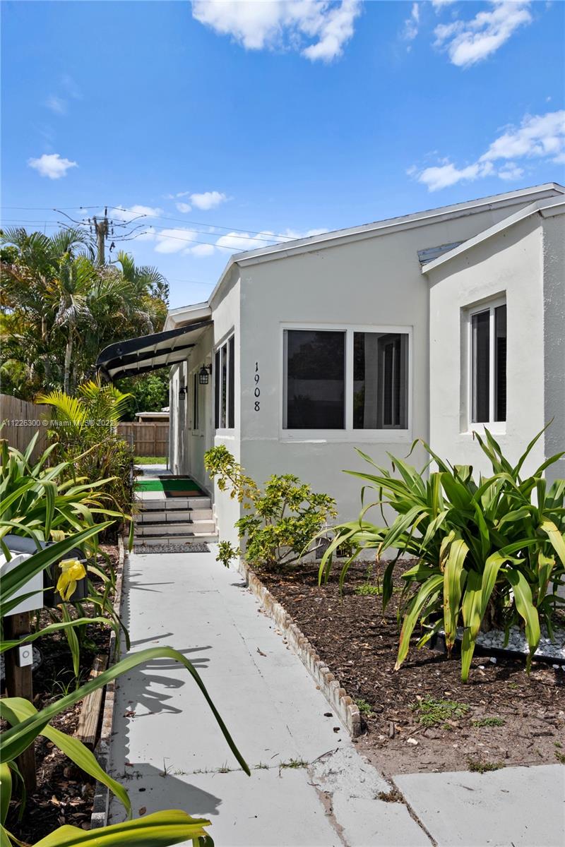 1908 Funston Street Hollywood, FL 33020 - Photo 4 of 30
