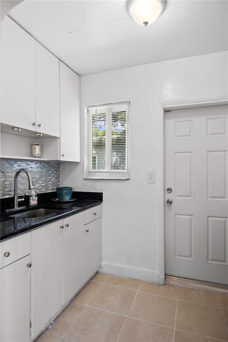 1908 Funston Street Hollywood, FL 33020 - Photo 10 of 30