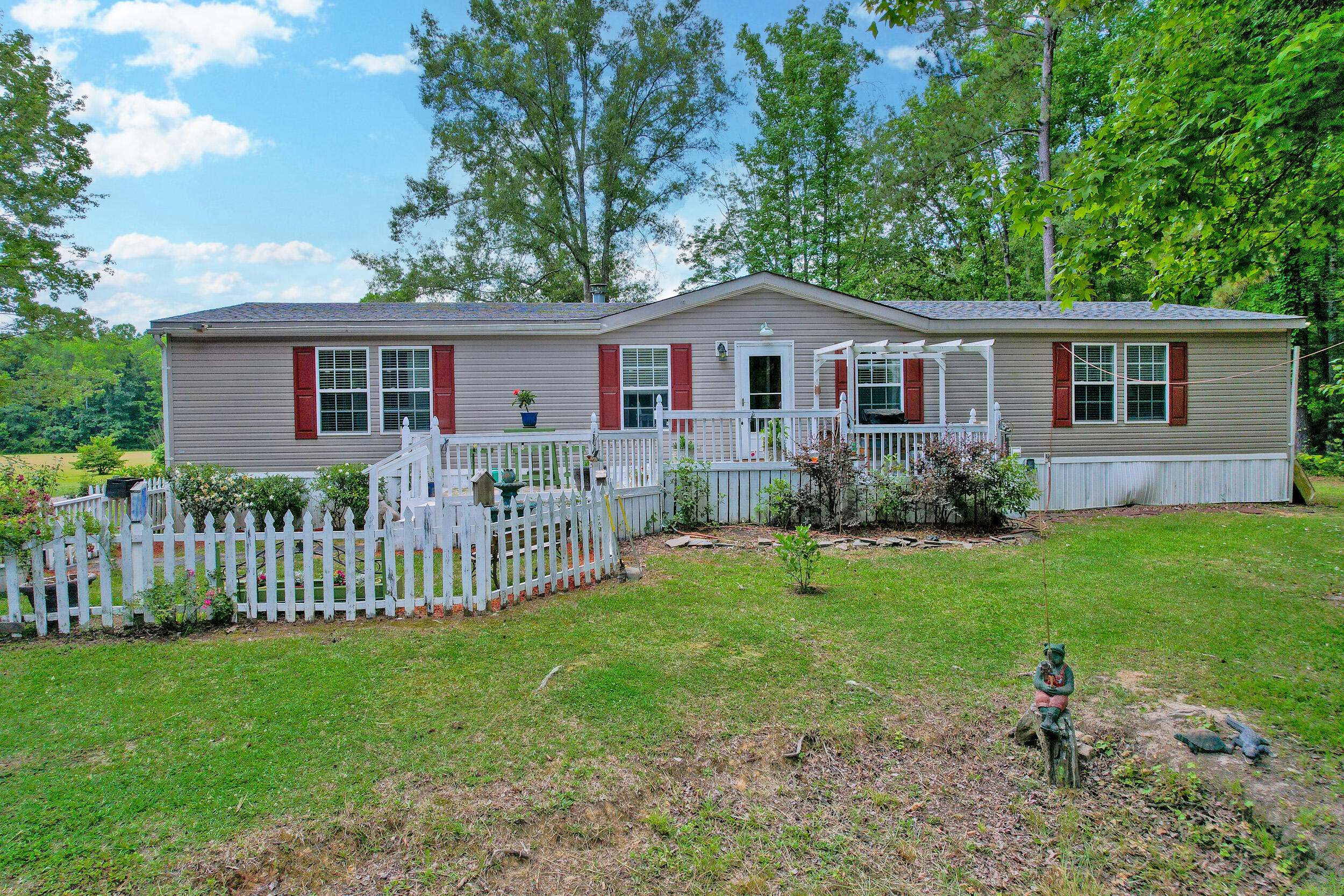 157 Gallashaw Road Summerville, SC 29483 - Photo 40 of 90 155 Gallashaw Rd-55