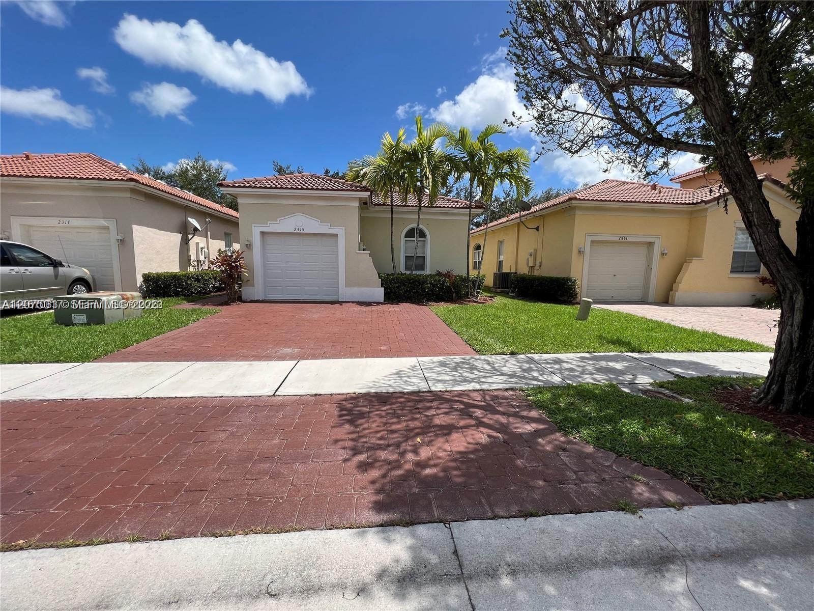 2315 Northeast 37th Road Homestead, FL 33033 - Photo 3 of 24 Gallery Image 3