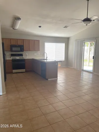 $1,950 | 19038 North 51st Drive, Glendale, AZ 85308