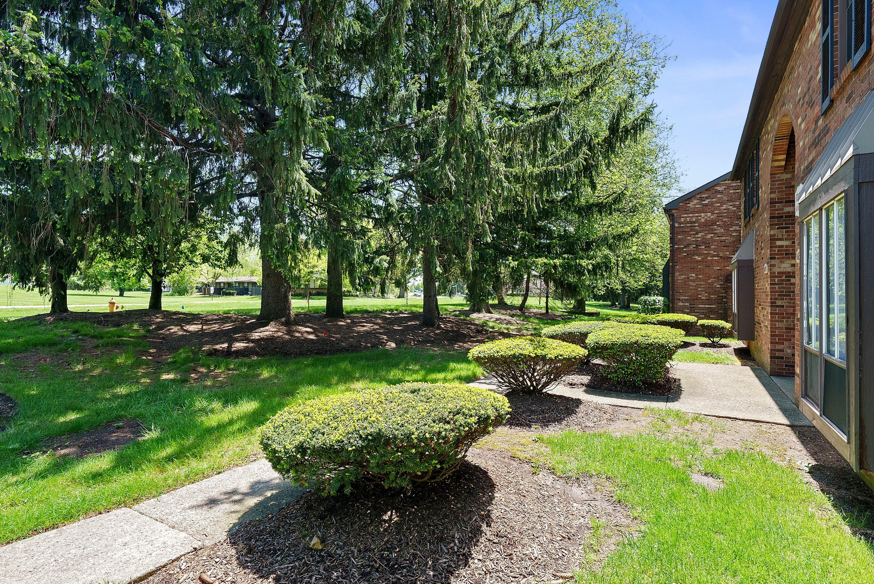 1633 McNaughten Road, Unit 1633A Columbus, OH 43232 - Photo 7 of 21 DSC00965