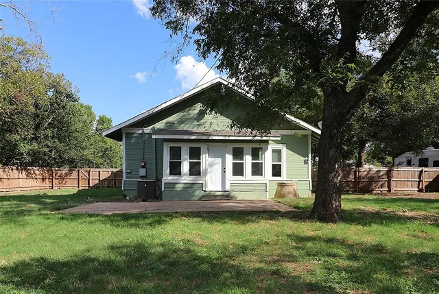$119,900 | 929 Vitalious Street, Ranger, TX 76470