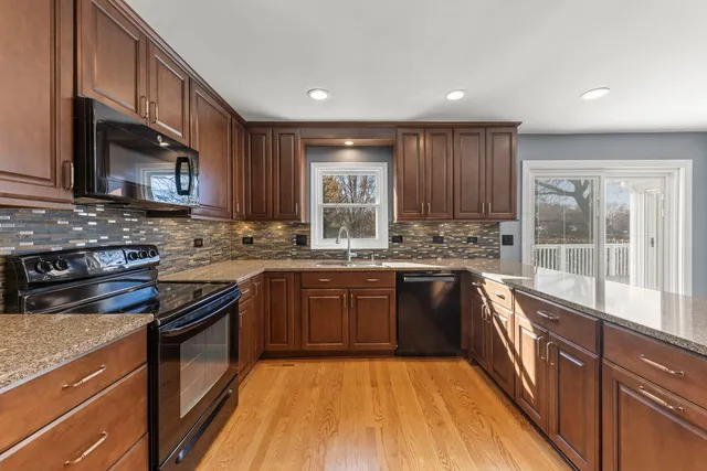 $650,000 | 2647 Longview Drive, Lisle, IL 60532