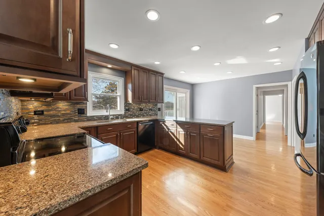 $650,000 | 2647 Longview Drive, Lisle, IL 60532