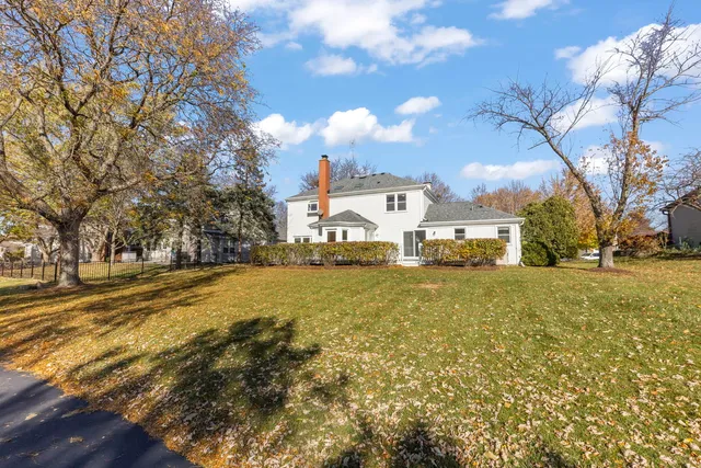 $650,000 | 2647 Longview Drive, Lisle, IL 60532