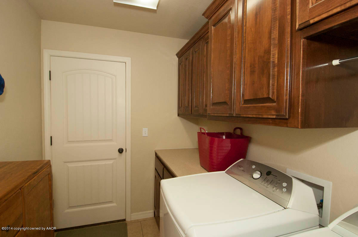 18301 Copper Ridge Bushland, TX 79124 - Photo 28 of 38 a view of table and chair