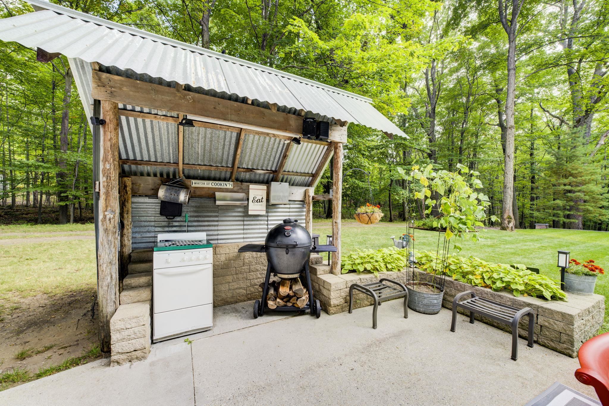 10019 Skiver Road Traverse City, MI 49685 - Photo 45 of 50