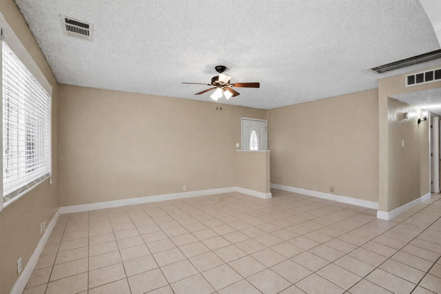 154 North Santa Rosa Street Los Banos, CA 93635 - Photo 4 of 29