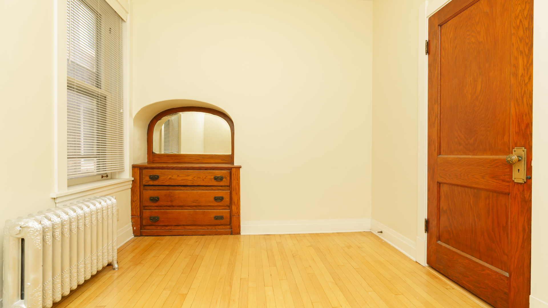 2644 North Harding Avenue Chicago, IL 60647 - Photo 11 of 37 a view of walk in closet with empty racks
