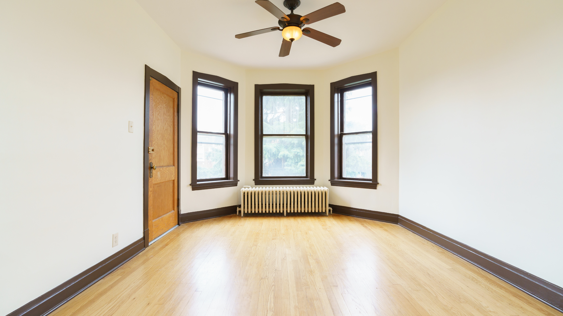 2644 North Harding Avenue Chicago, IL 60647 - Photo 17 of 37 a view of an empty room with a window