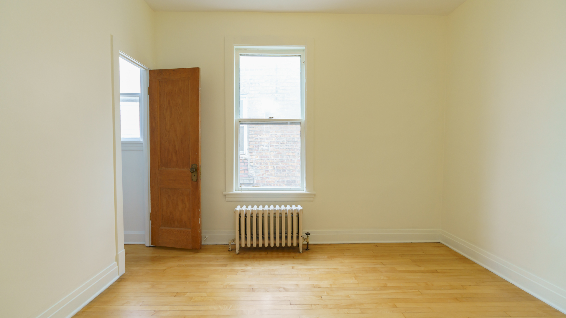 2644 North Harding Avenue Chicago, IL 60647 - Photo 24 of 37 a view of a livingroom with a window