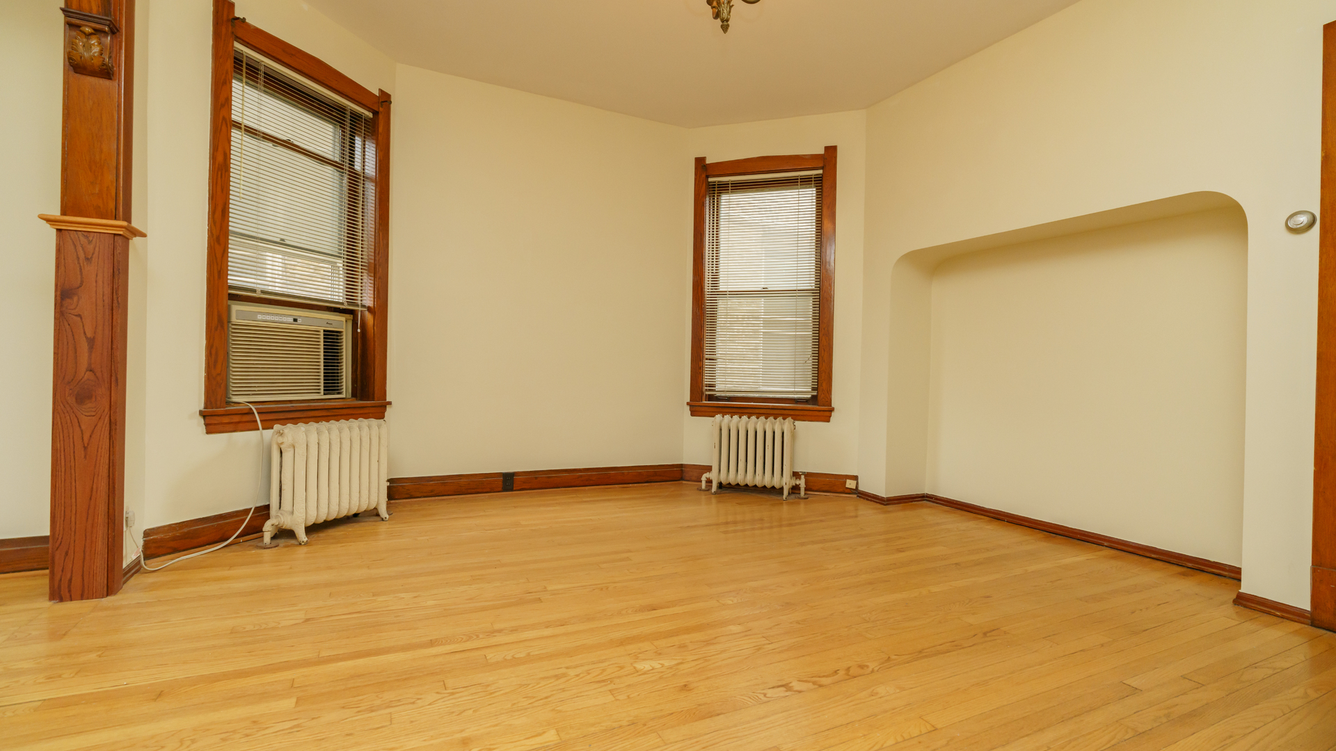 2644 North Harding Avenue Chicago, IL 60647 - Photo 5 of 37