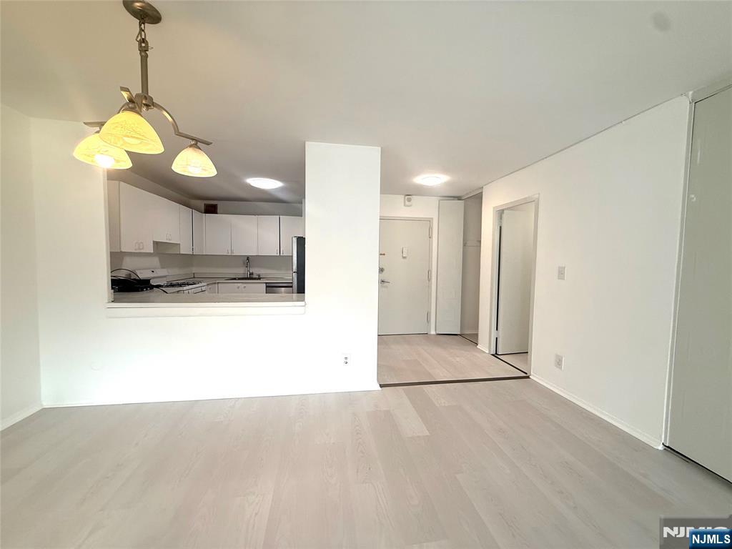 1203 River Road, Unit 14M Edgewater, NJ 07020 - Photo 13 of 22