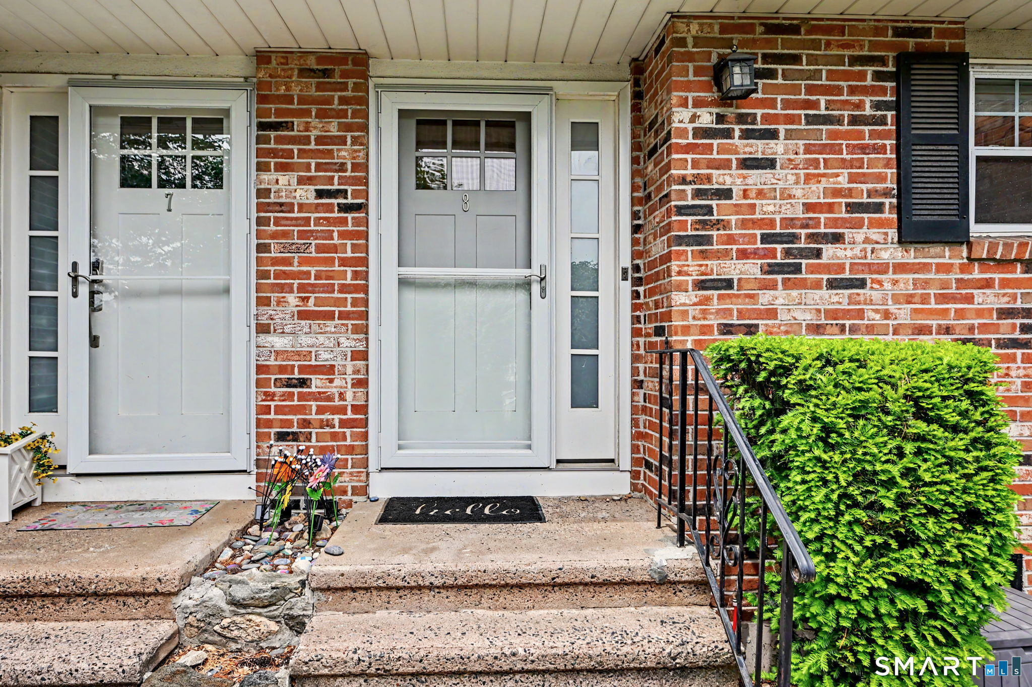 19 Colonial Road, Unit 8 Stamford, CT 06906 - Photo 3 of 21