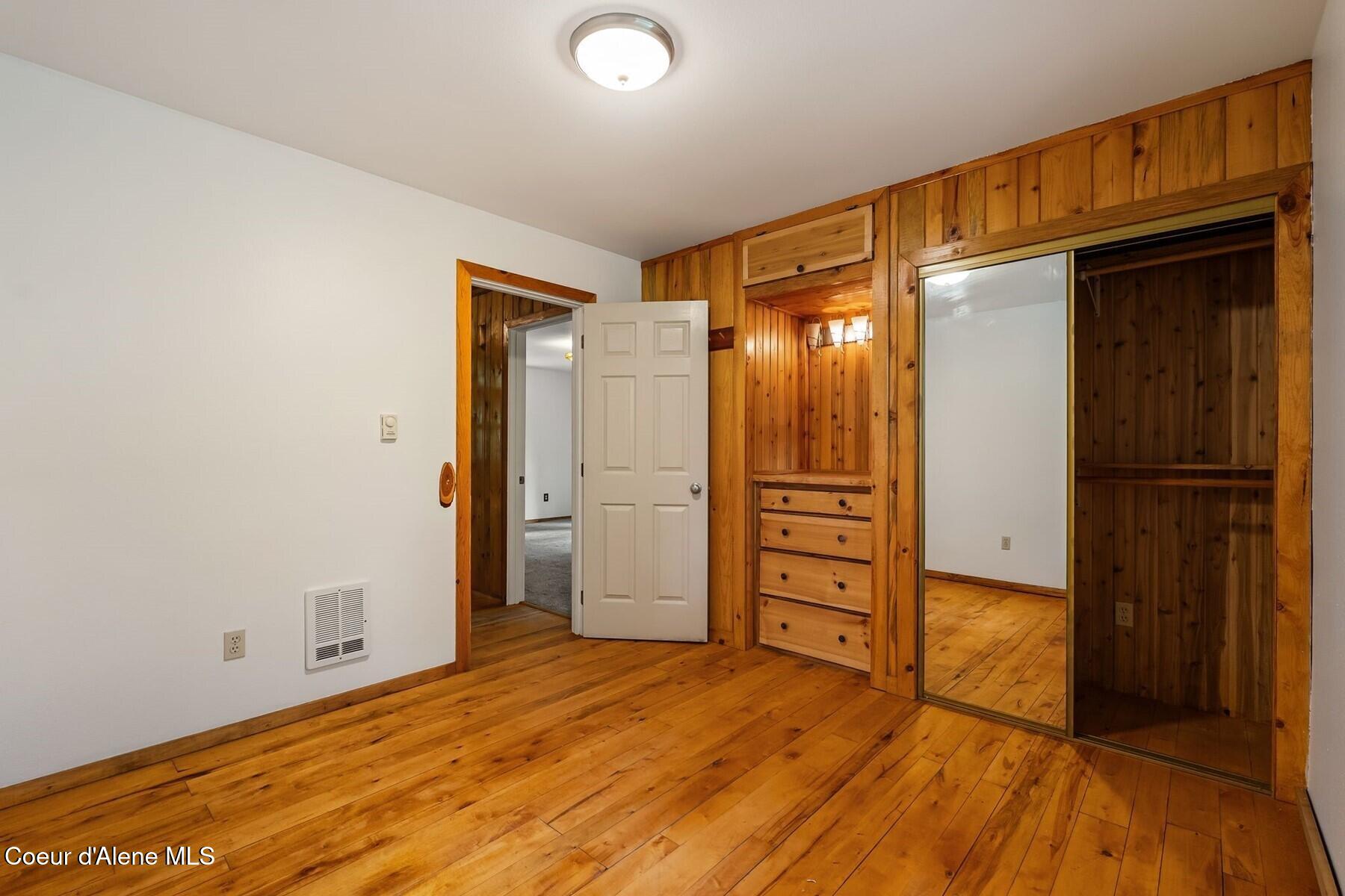279 Tower Road Naples, ID 83847 - Photo 14 of 34 14