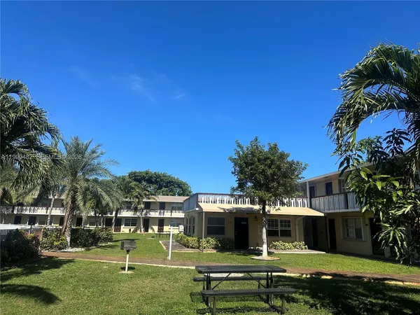 $1,625 | 2900 Northeast 17th Avenue, Unit 209, Pompano Beach, FL 33064