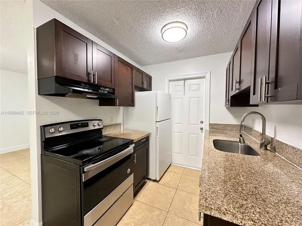 $1,625 | 2900 Northeast 17th Avenue, Unit 209, Pompano Beach, FL 33064