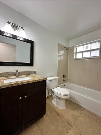 $1,625 | 2900 Northeast 17th Avenue, Unit 209, Pompano Beach, FL 33064