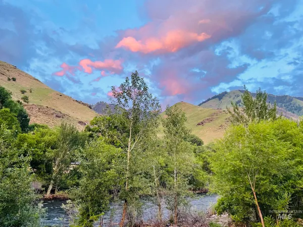 $450,000 | 532 Old Pollock Road, Riggins, ID 83549