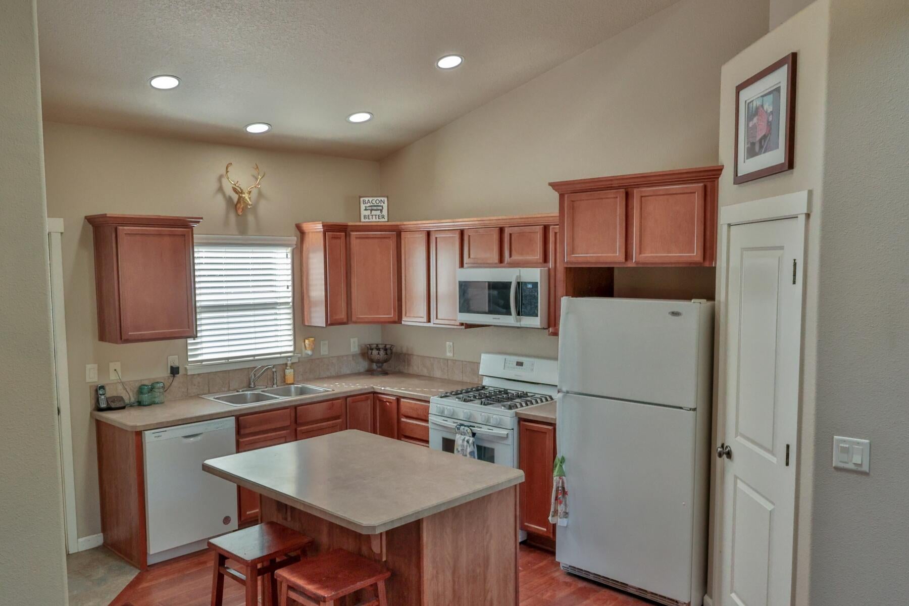 63752 Hunters Circle Bend, OR 97701 - Photo 9 of 25 batch_9. Hunters Circle
