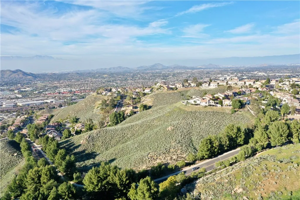 16286 Lakepointe Drive Riverside, CA 92505 - Photo 2 of 8 view of city and ocean