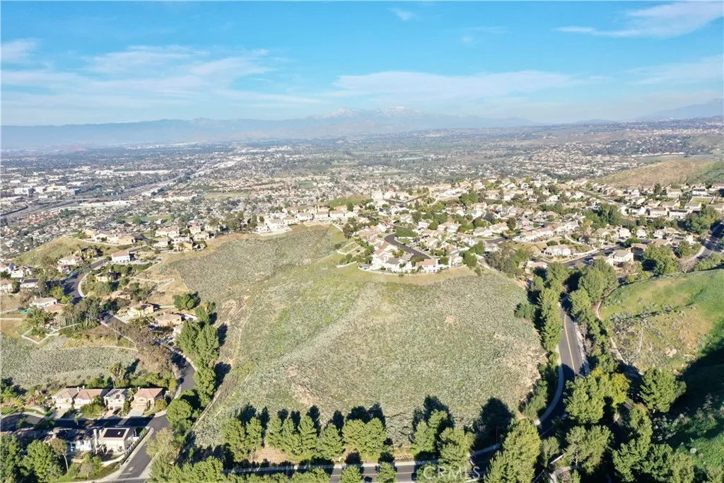16286 Lakepointe Drive Riverside, CA 92505 - Photo 3 of 8 view of city and ocean