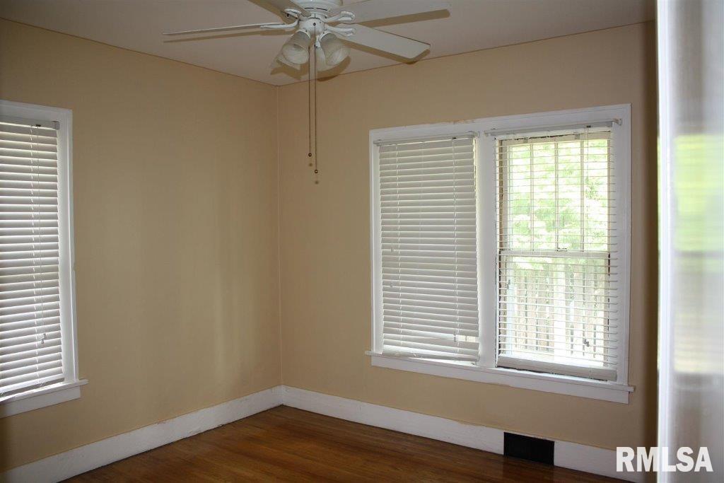 2546 Middle Road Davenport, IA 52803 - Photo 10 of 10 Gallery Image 10