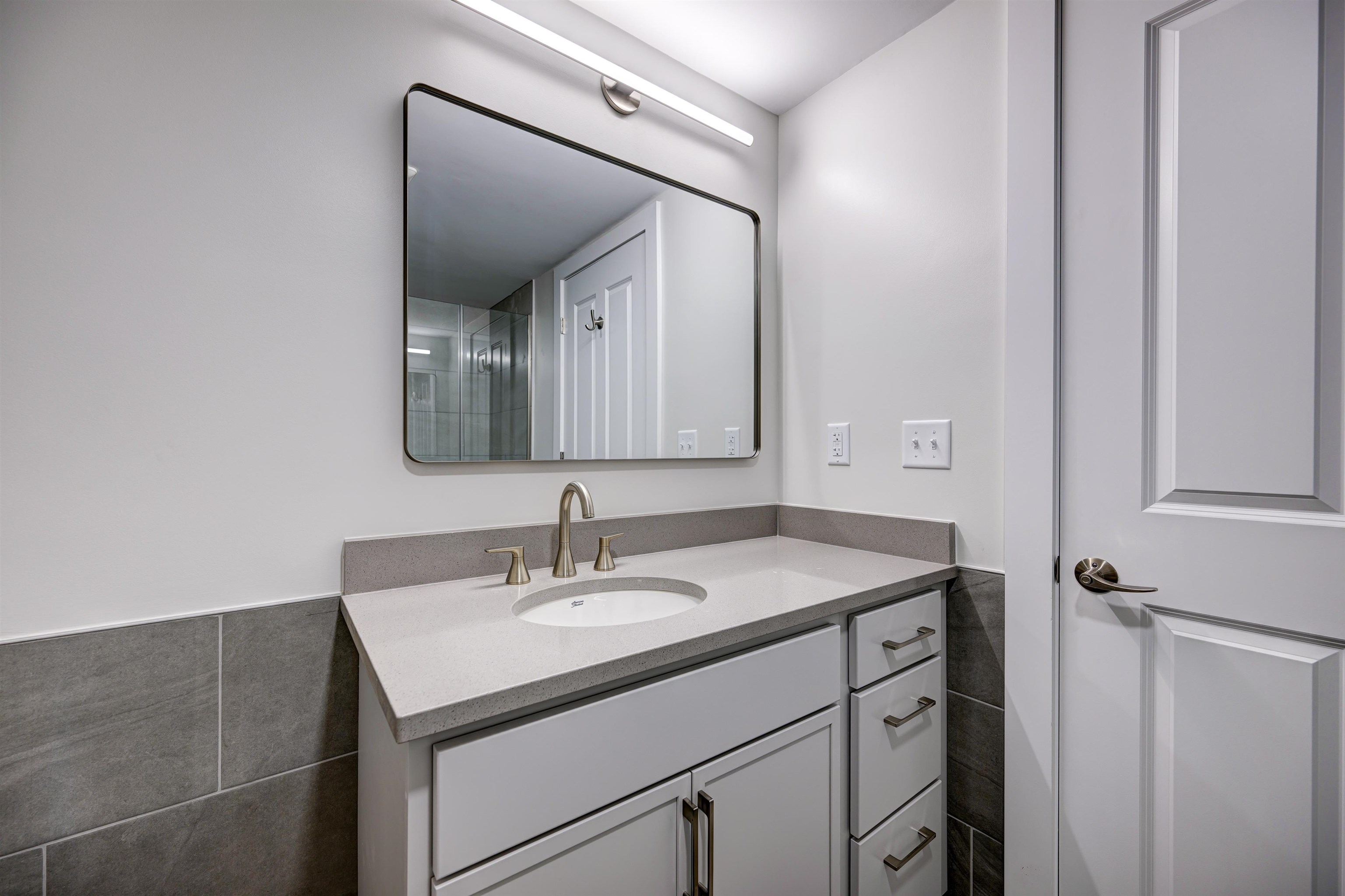2059 Lafayette Road, Unit 201 Portsmouth, NH 03801 - Photo 18 of 26