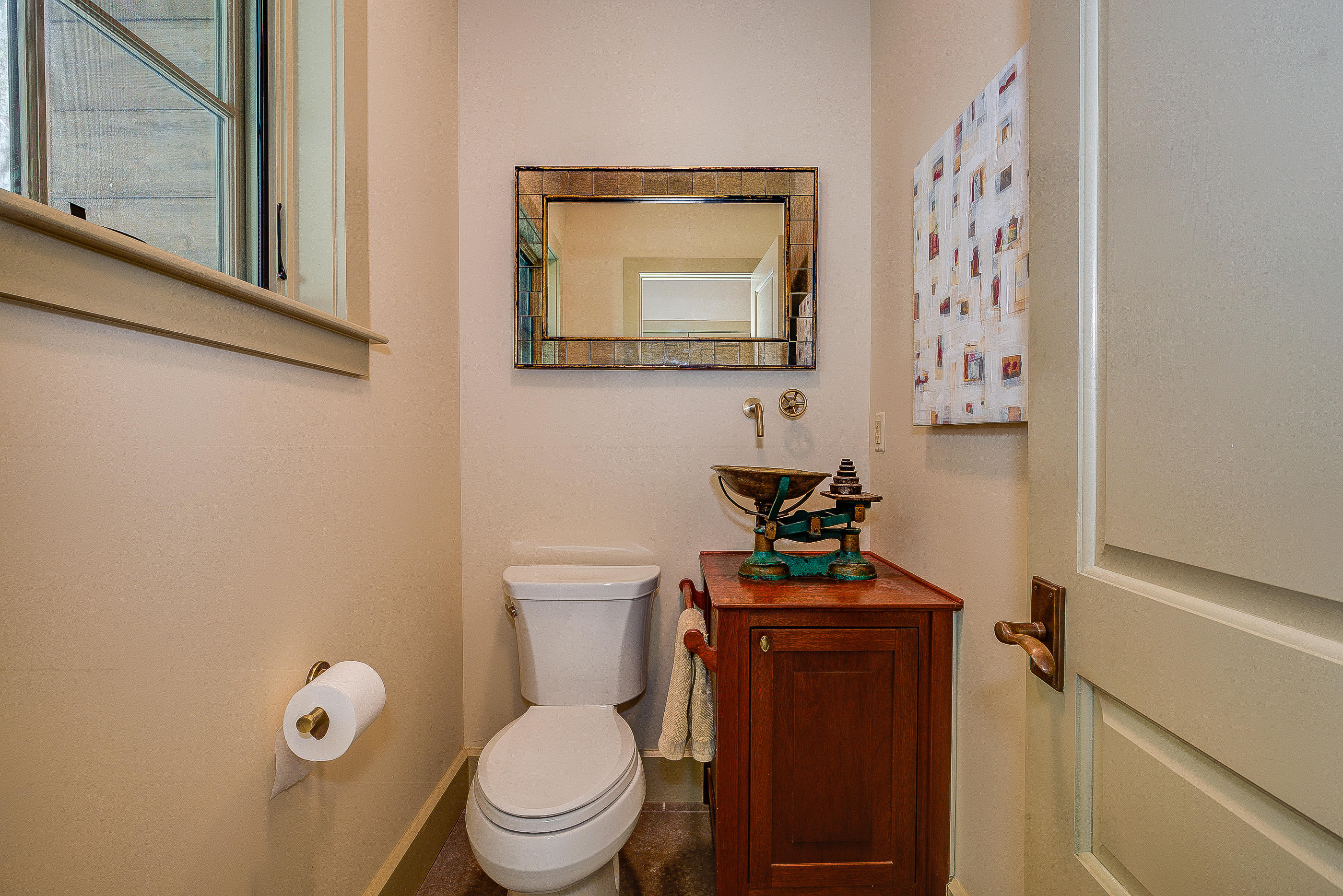 6975 Stoney Point Road Roanoke, VA 24018 - Photo 25 of 62 25.Entry Bathroom