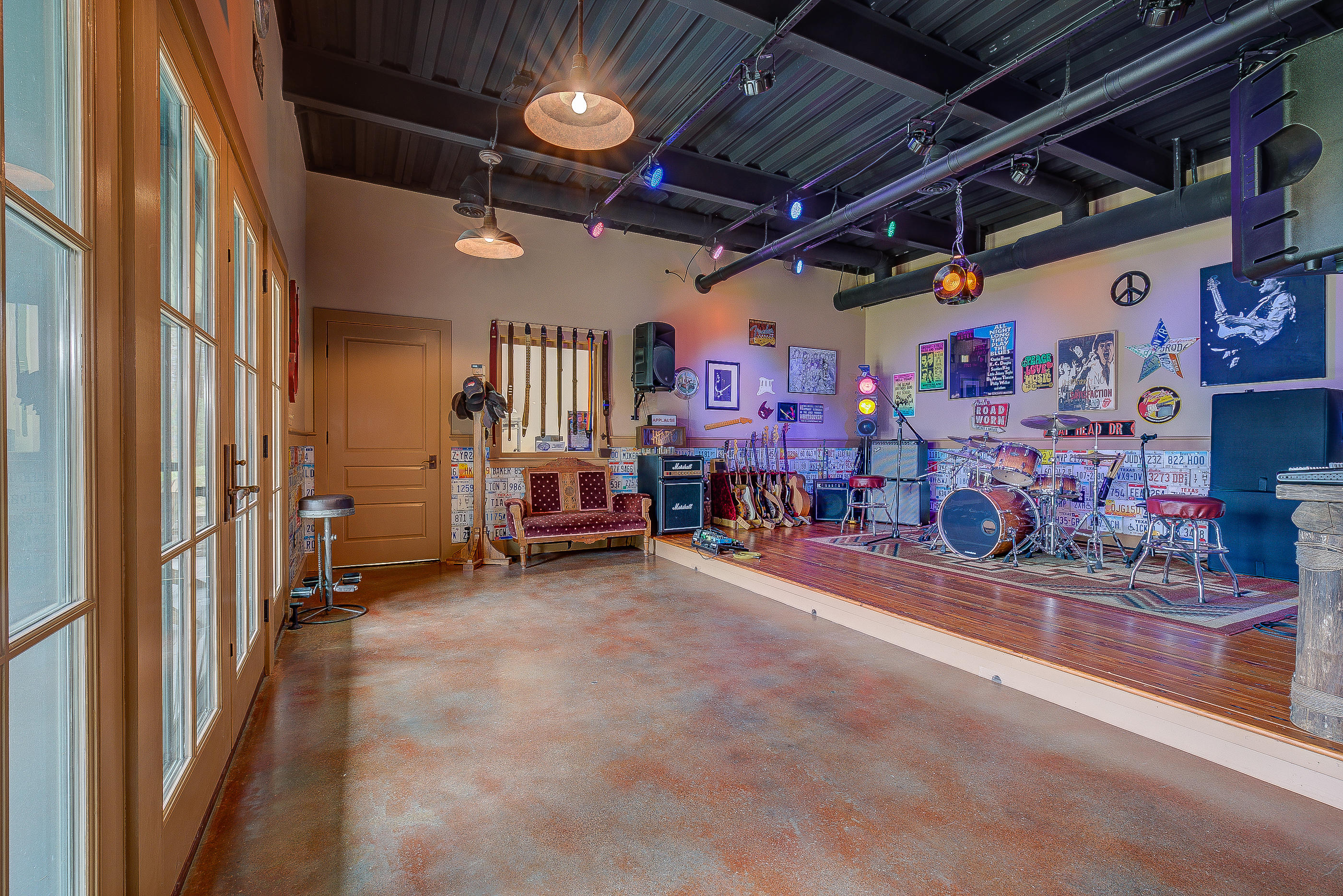 6975 Stoney Point Road Roanoke, VA 24018 - Photo 32 of 62 32.Lower Level Rec_Music Room