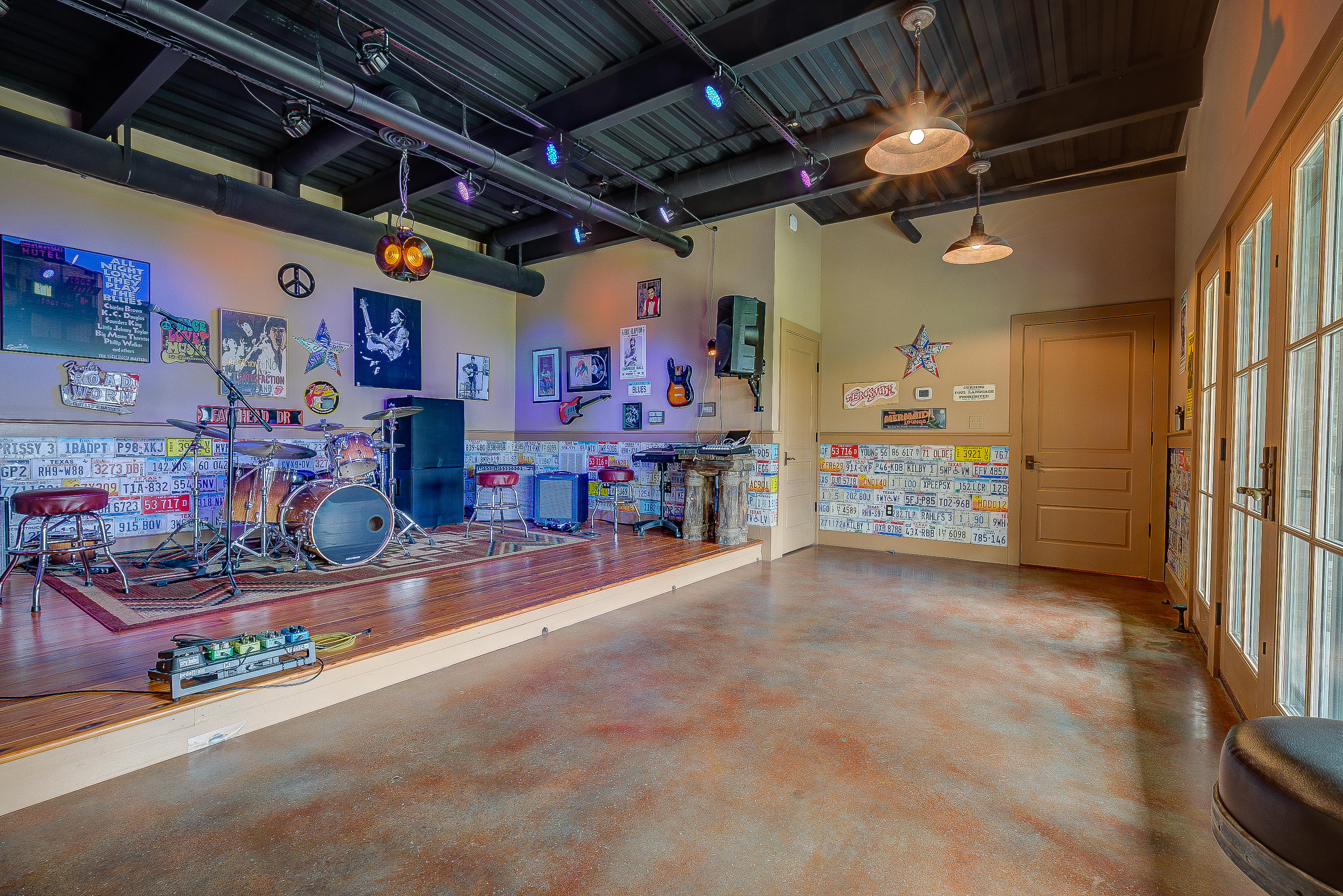 6975 Stoney Point Road Roanoke, VA 24018 - Photo 34 of 62 34.Lower Level Rec_Music Room