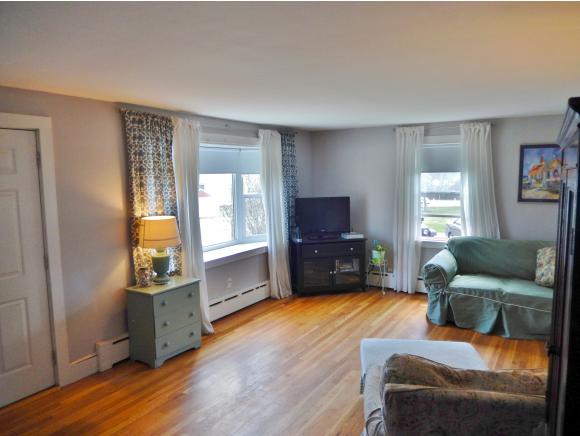 4 Hawthorne Road Dover, NH 03820 - Photo 2 of 16 Gallery Image 2