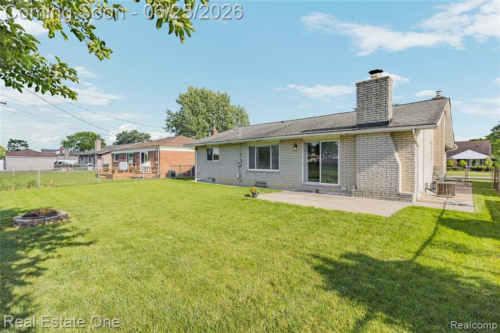 12235 Brougham Drive Sterling Heights, MI 48312 - Photo 3 of 52