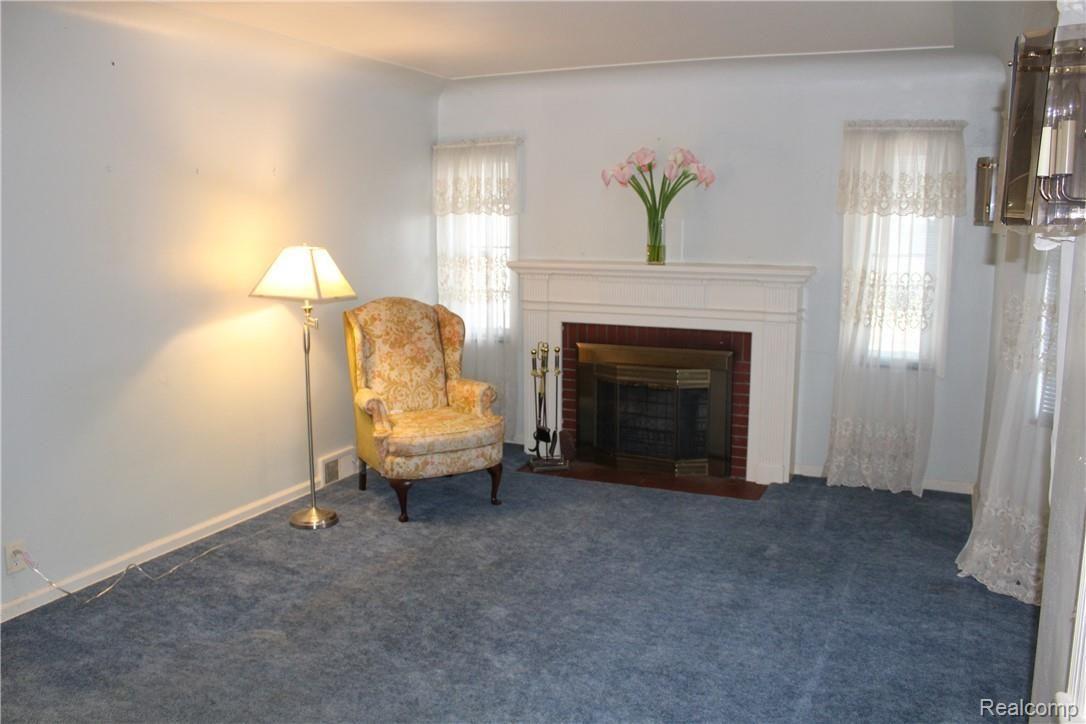 2927 Mackin Road Flint, MI 48504 - Photo 3 of 30 IMG_0224.JPG