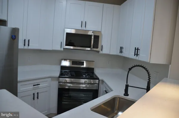 $2,450 | 4409 Fair Stone Drive, Unit 101, Fairfax, VA 22033