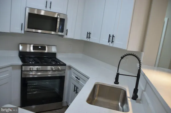 $2,450 | 4409 Fair Stone Drive, Unit 101, Fairfax, VA 22033
