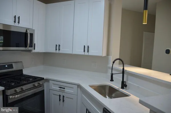 $2,450 | 4409 Fair Stone Drive, Unit 101, Fairfax, VA 22033