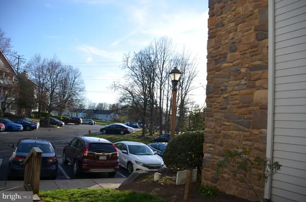 $2,450 | 4409 Fair Stone Drive, Unit 101, Fairfax, VA 22033