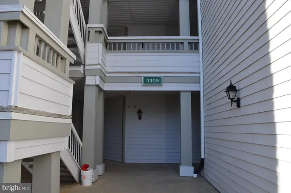 $2,450 | 4409 Fair Stone Drive, Unit 101, Fairfax, VA 22033
